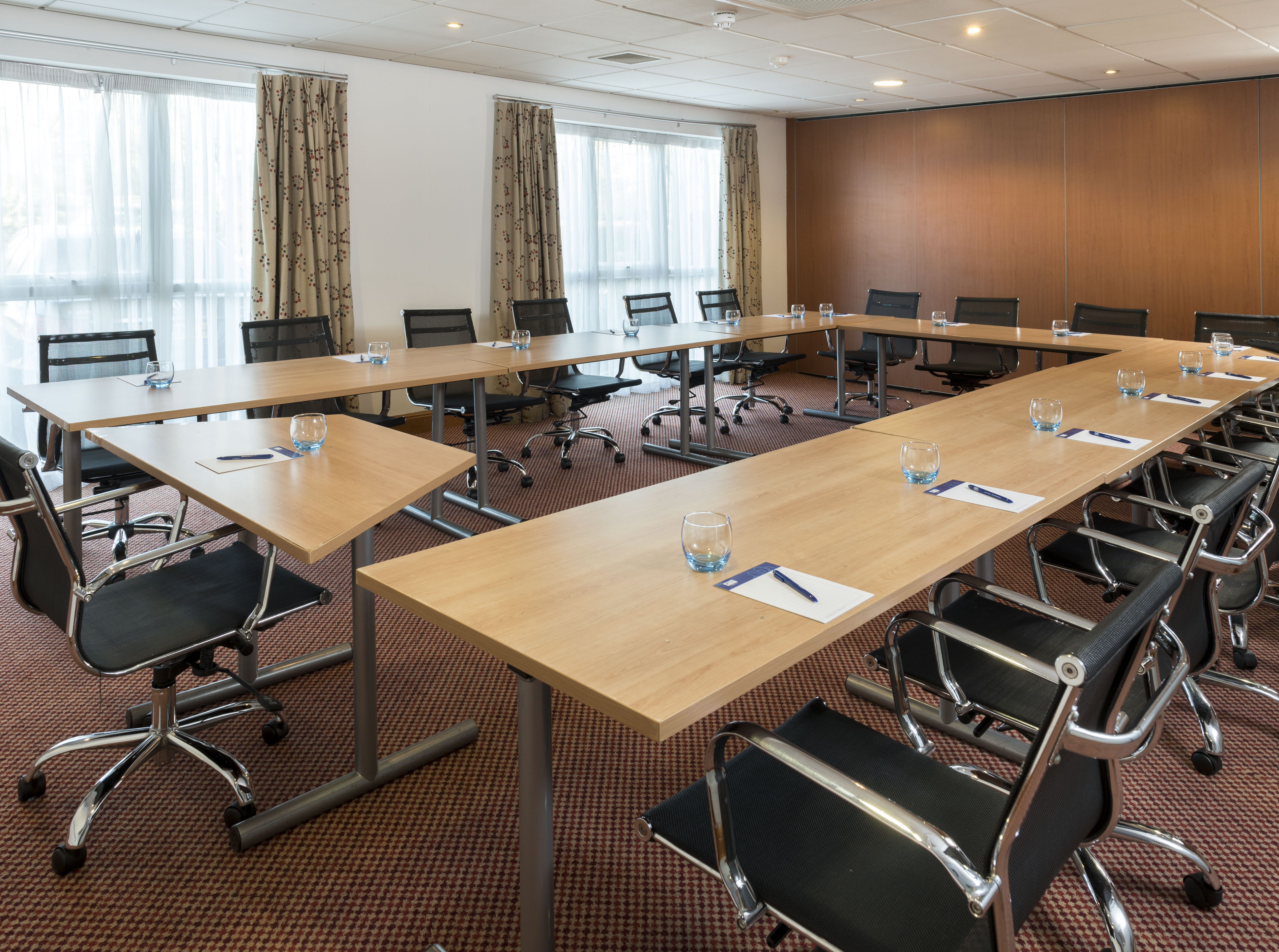 holiday inn express birmingham star city an ihg hotel