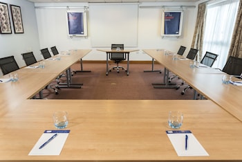 Holiday Inn Express Birmingham Star City, An Ihg Hotel,Dudley>>Birmingham,3 star