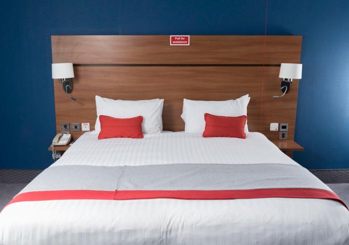 holiday inn express birmingham star city an ihg hotel
