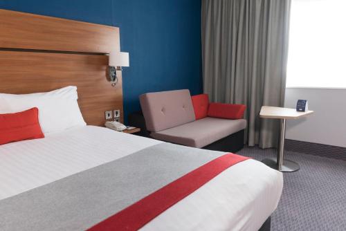 holiday inn express birmingham star city an ihg hotel