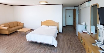 mountains and ocean sports hotel