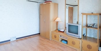 mountains and ocean sports hotel