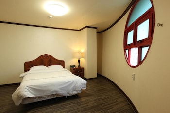 mountains and ocean sports hotel
