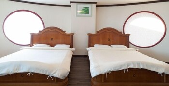 mountains and ocean sports hotel