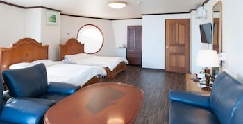 mountains and ocean sports hotel