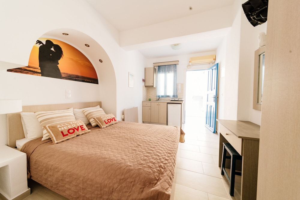 honeymoon beach hotel