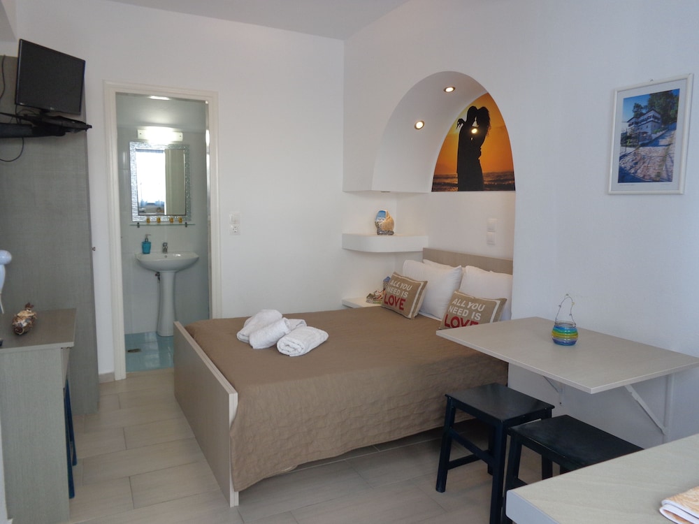 honeymoon beach hotel