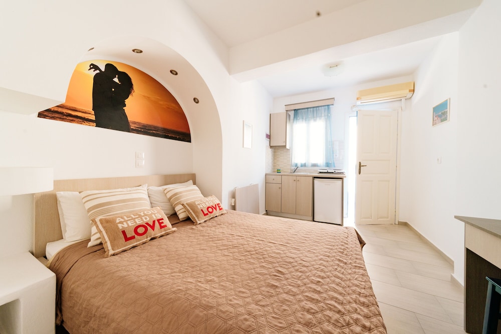 honeymoon beach hotel