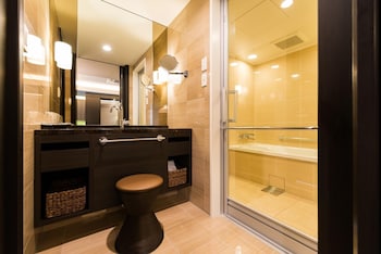 super hotel premier tokyo eki yaesu chuo guchi