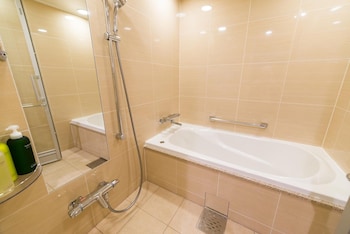 super hotel premier tokyo eki yaesu chuo guchi