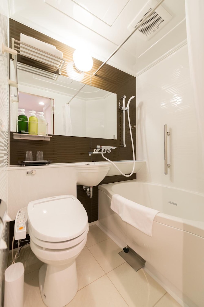 super hotel premier tokyo eki yaesu chuo guchi