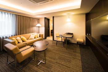 super hotel premier tokyo eki yaesu chuo guchi