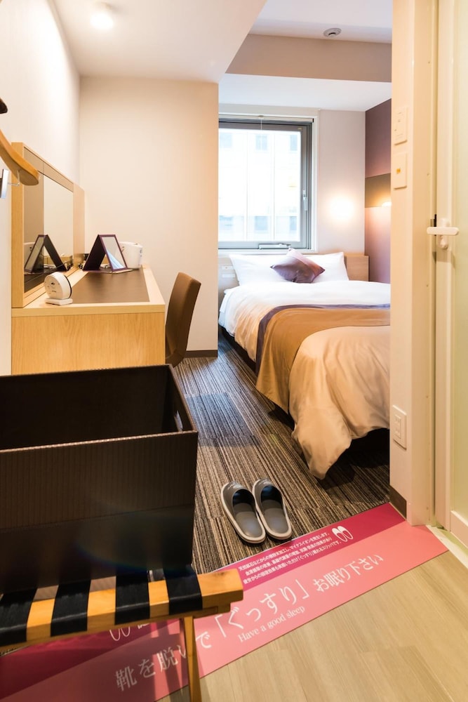 super hotel premier tokyo eki yaesu chuo guchi