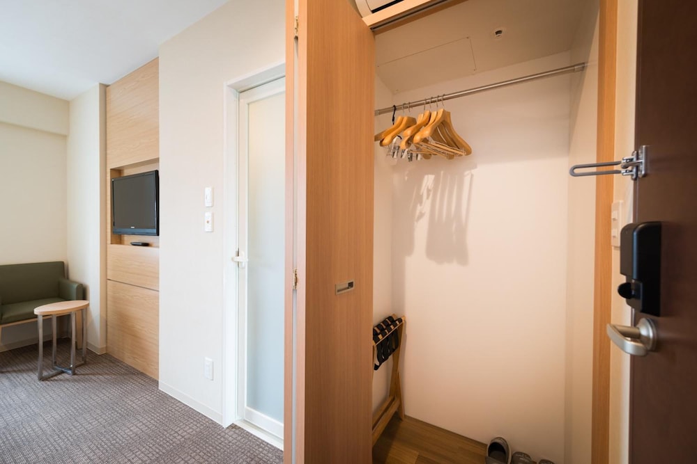 super hotel premier tokyo eki yaesu chuo guchi