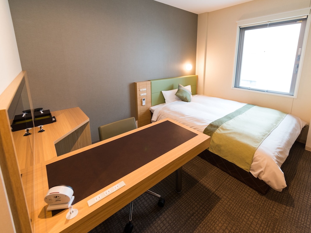 super hotel premier tokyo eki yaesu chuo guchi