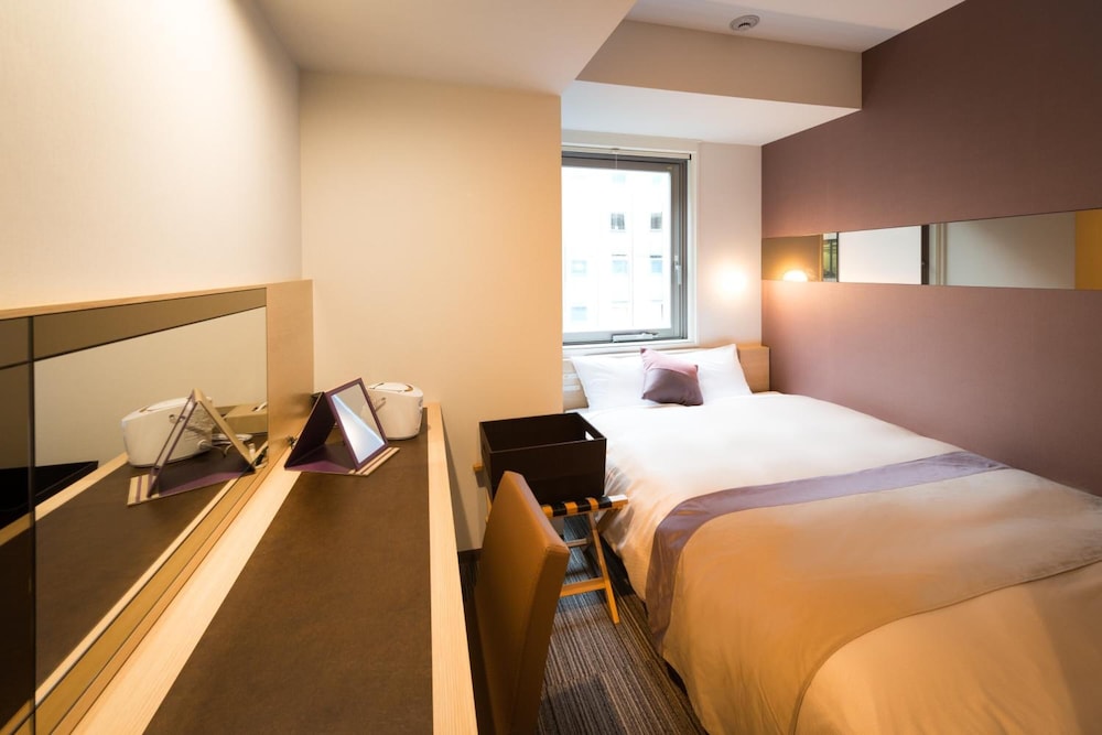 super hotel premier tokyo eki yaesu chuo guchi