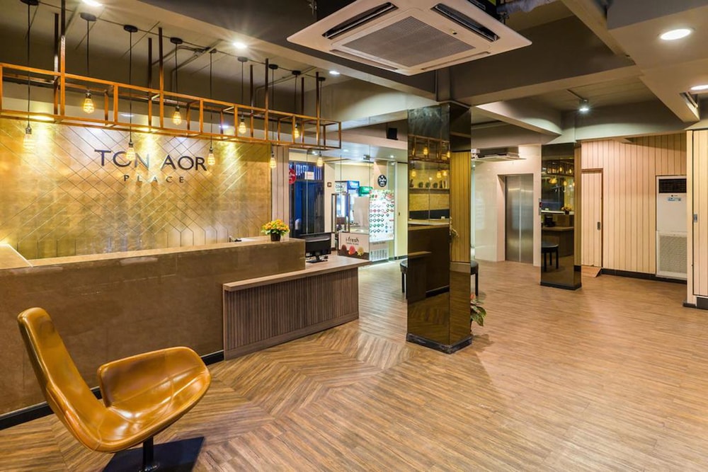 ton aor place hotel ratchada