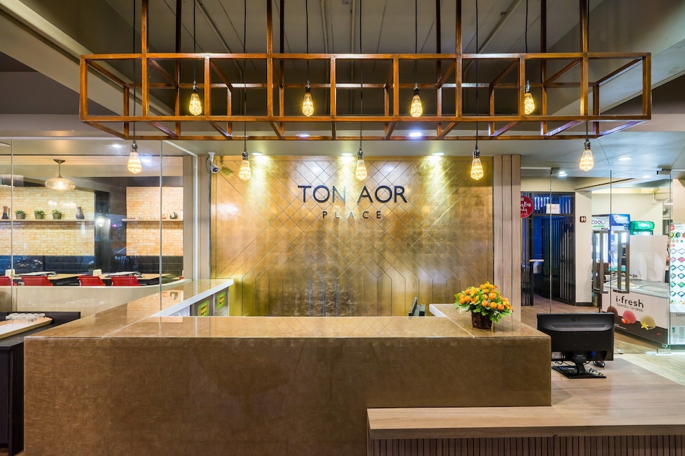ton aor place hotel ratchada