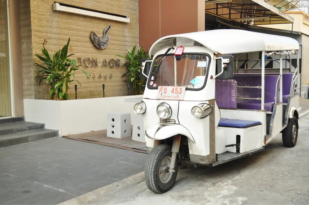 ton aor place hotel ratchada