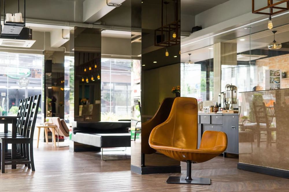 ton aor place hotel ratchada