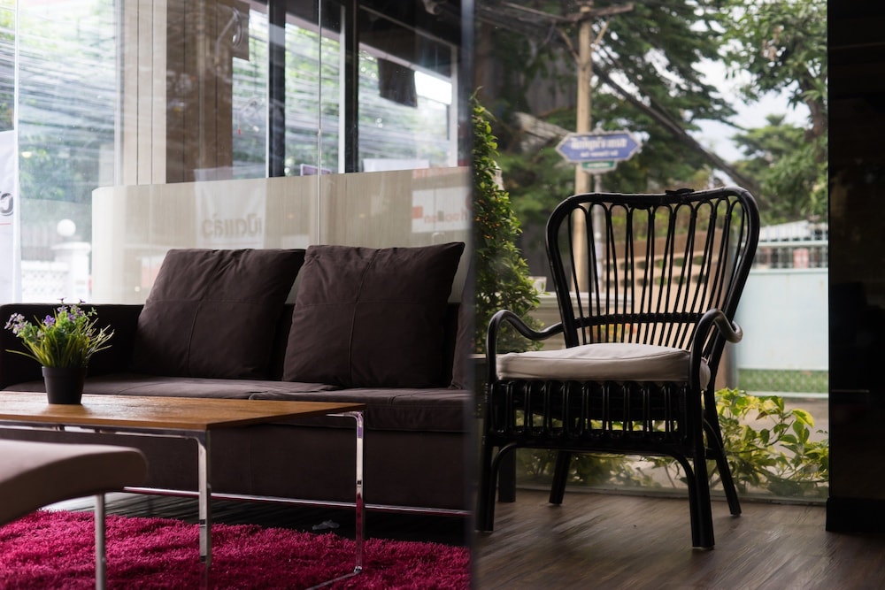 ton aor place hotel ratchada