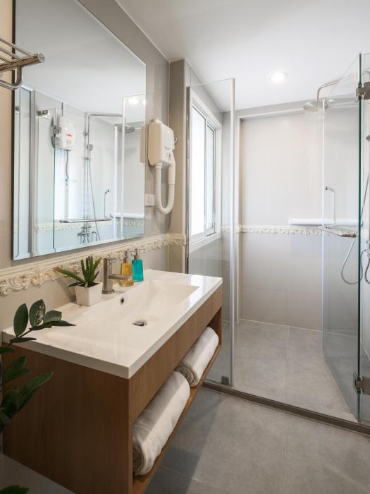 ton aor place hotel ratchada