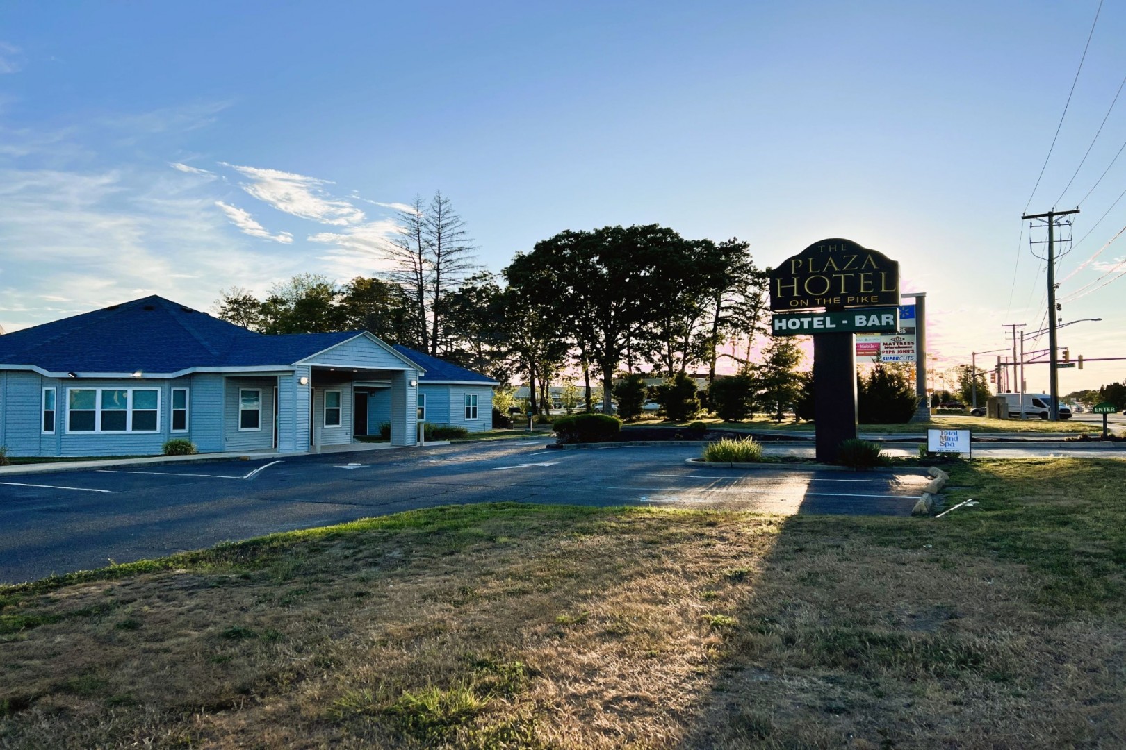 the plaza on the pike