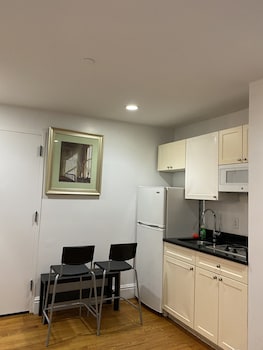 31 Street Broadway Hotel,,2 star
