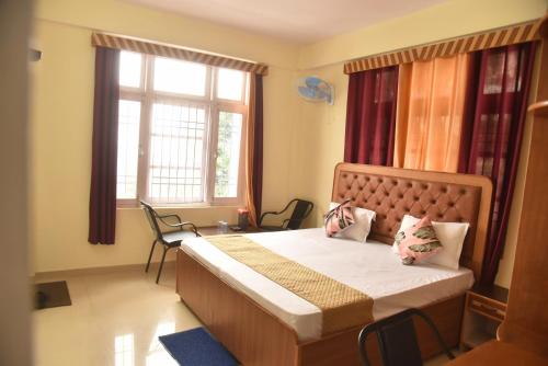 the boho near mall road