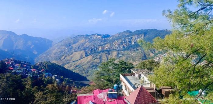 the boho near mall road