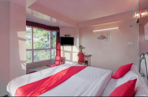 the boho near mall road