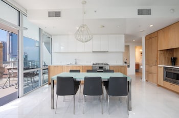 level los angeles downtown south olive