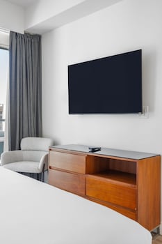 level los angeles downtown south olive