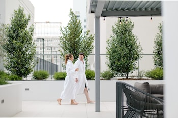 level los angeles downtown south olive