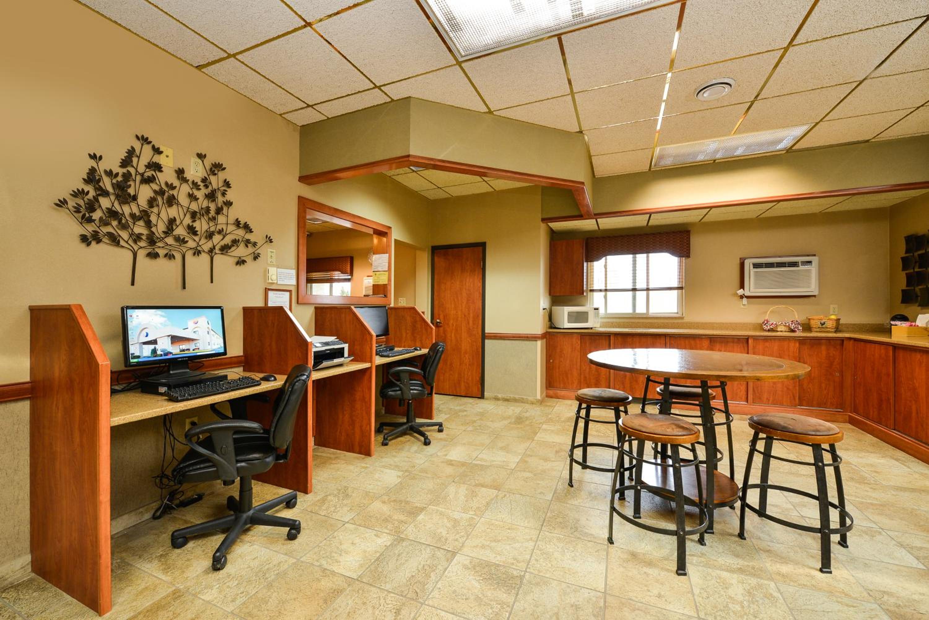 studio 6 minot nd