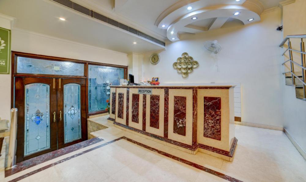 hotel paras international