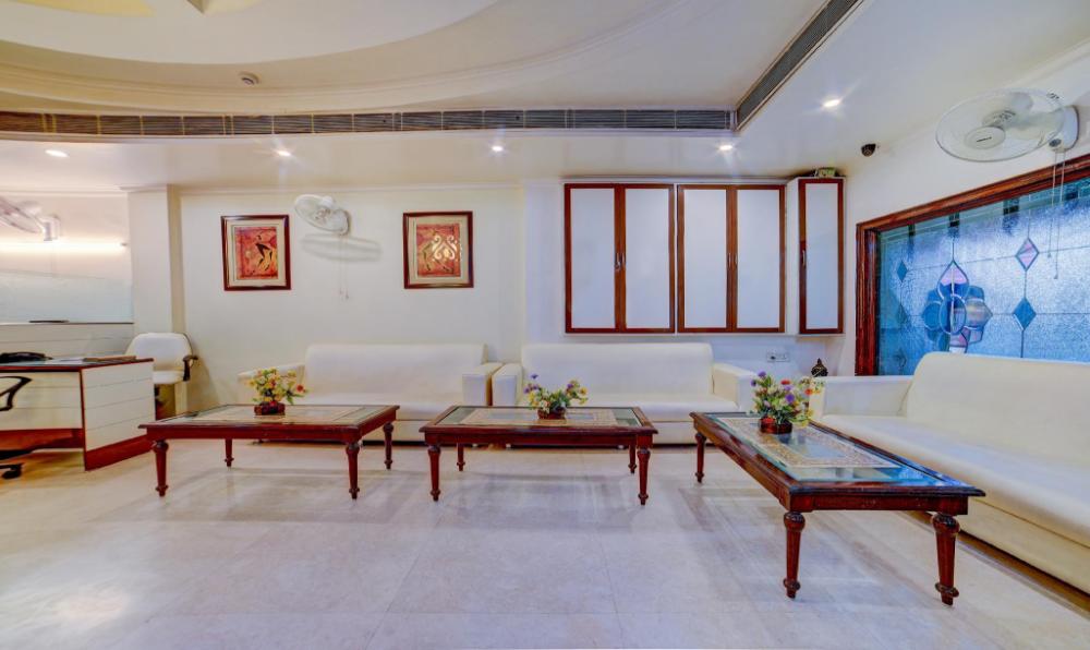 hotel paras international