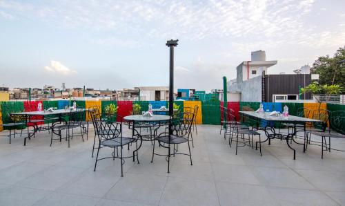 hotel paras international