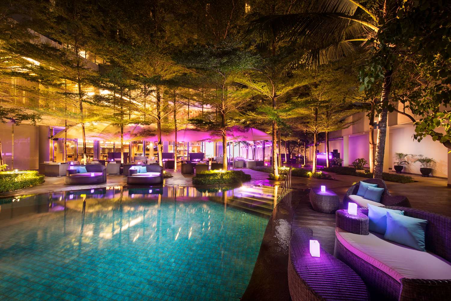 doubletree by hilton jakarta diponegoro