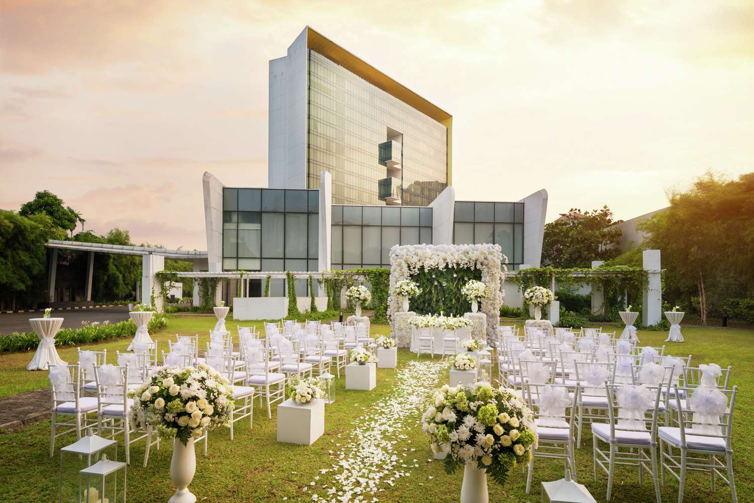 doubletree by hilton jakarta diponegoro