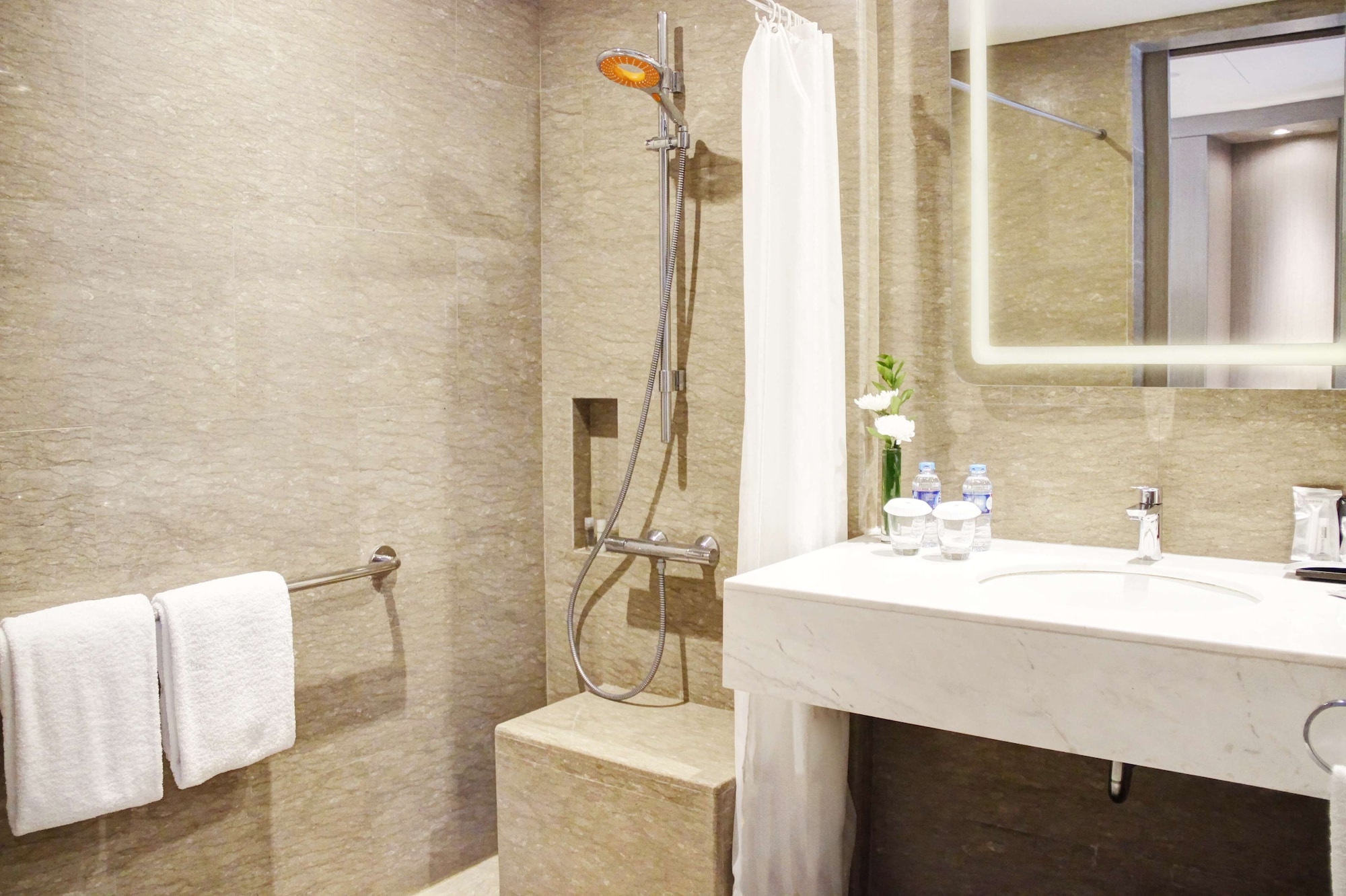 doubletree by hilton jakarta diponegoro