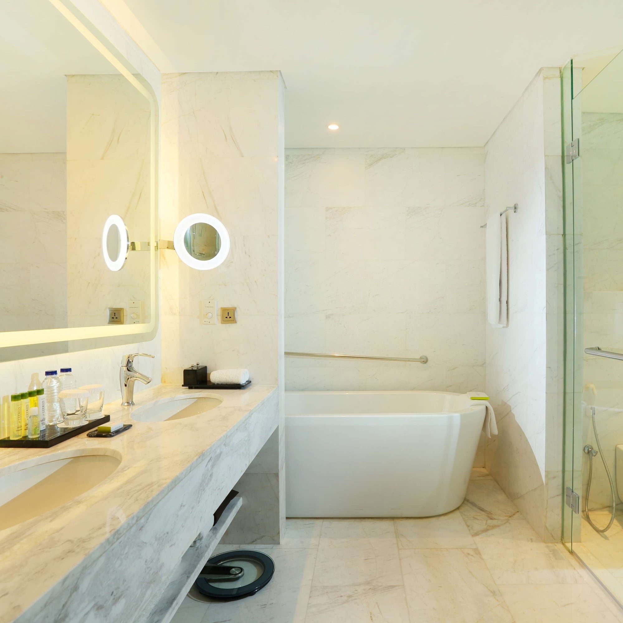 doubletree by hilton jakarta diponegoro