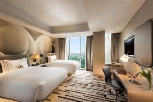 doubletree by hilton jakarta diponegoro
