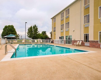 quality inn spring mills martinsburg north