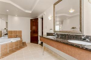 holiday inn hotel and suites lloydminster by ihg