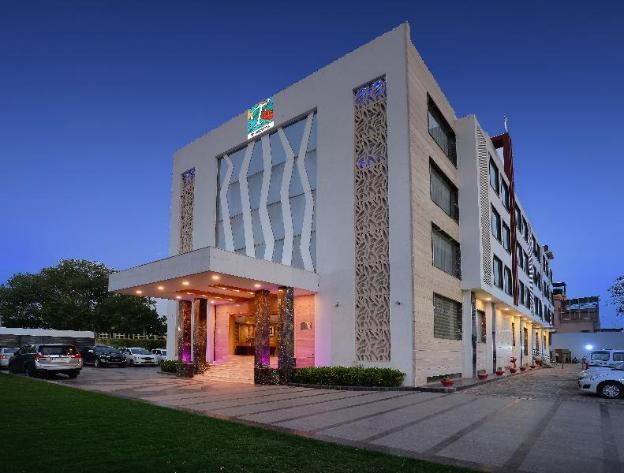 wingston a treehouse hotel goverdhan