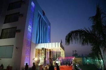 wingston a treehouse hotel goverdhan