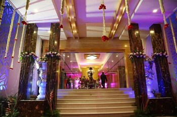 wingston a treehouse hotel goverdhan