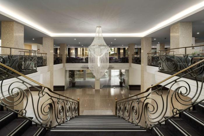 the victoria hotel melbourne