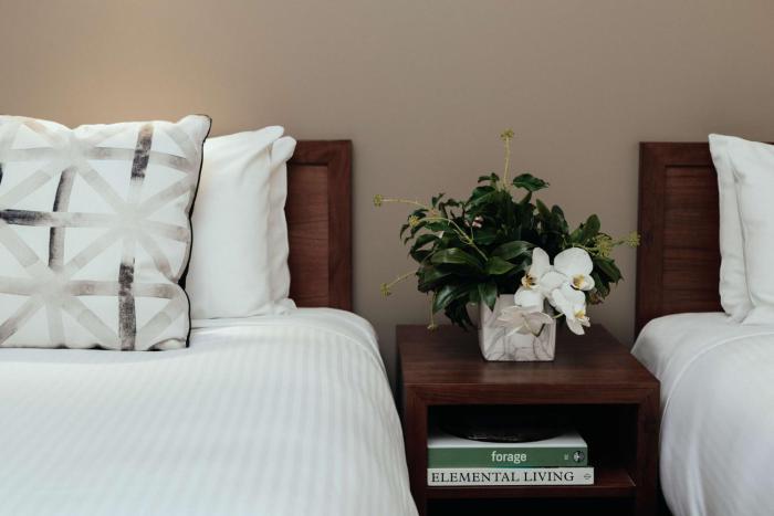 the victoria hotel melbourne